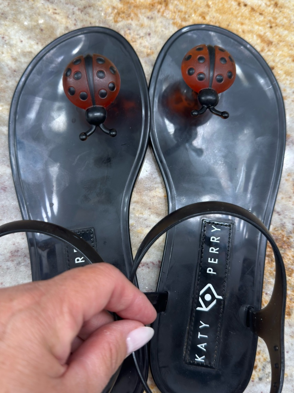 Katy Perry Black Ladybug Jelly Sandals โ Pre-Owned - Picture 2 of 5